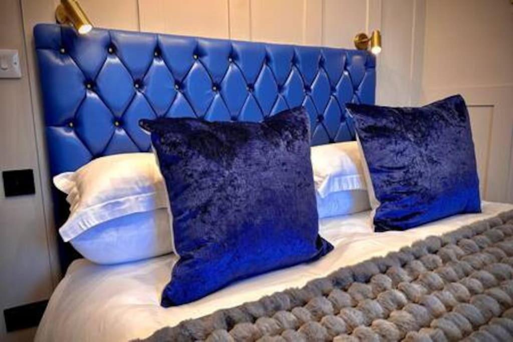 אינברנס Treat Yourself To Luxury & Style מראה חיצוני תמונה